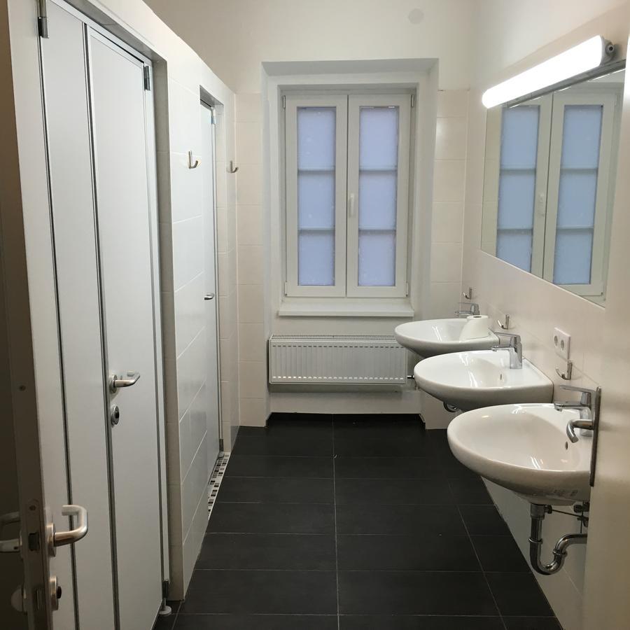 Hotel Sinos Клагенфурт Екстериор снимка