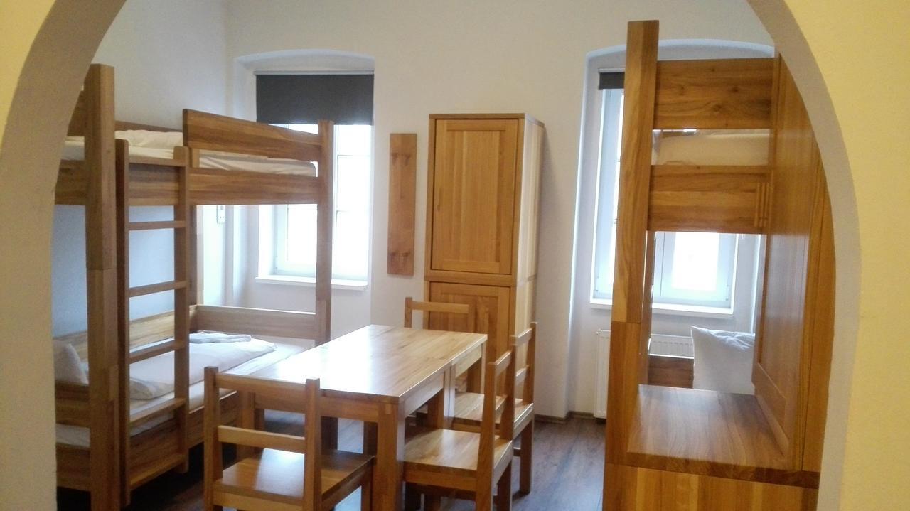 Hotel Sinos Клагенфурт Екстериор снимка
